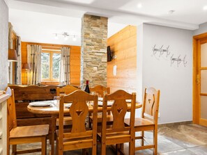Dining - Beautiful apartment for 6 people with WIFI, TV and terrace (Châtel)