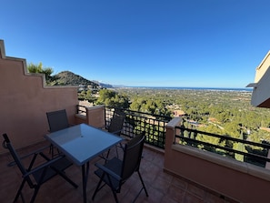 Outdoor dining - Beautiful apartment with views (Pedreguer)