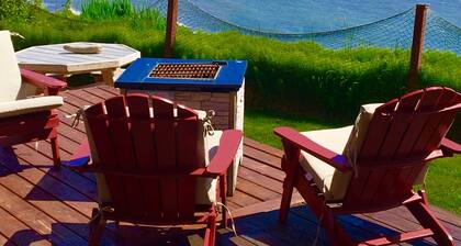 Beachfront Glacier Views of Kachemak Bay with Hot Tub