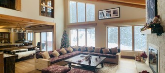 Gorgeous ski-in ski-out Taos chalet! Great location!