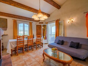 TV, fireplace - Cosy apartment in villa for 6 people with WIFI, TV, balcony, pets allowed and panoramic view (Bauduen)