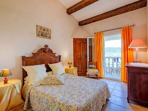 2 bedrooms, iron/ironing board, free WiFi, bed sheets - Cosy apartment in villa for 6 people with WIFI, TV, balcony, pets allowed and panoramic view (Bauduen)