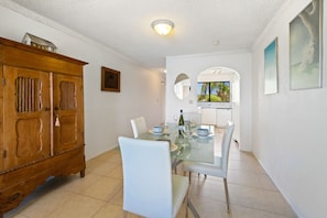Apartment, 2 Bedrooms | In-room dining - Unit 04 Aqua Linea (Noosa Heads)