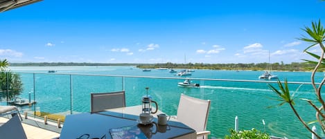 Appartement, 2 chambres | Vue sur l’eau