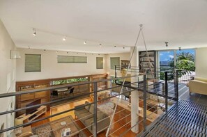 House, 4 Bedrooms | Balcony - 32 The Quarterdeck (Noosa Heads)