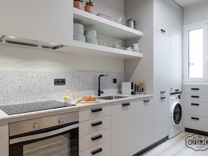 Refrigerador, microondas, horno y lavavajillas