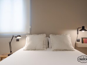 1 habitación, tabla de planchar con plancha, internet y ropa de cama 