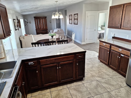 Beautiful Split Mountain house rental