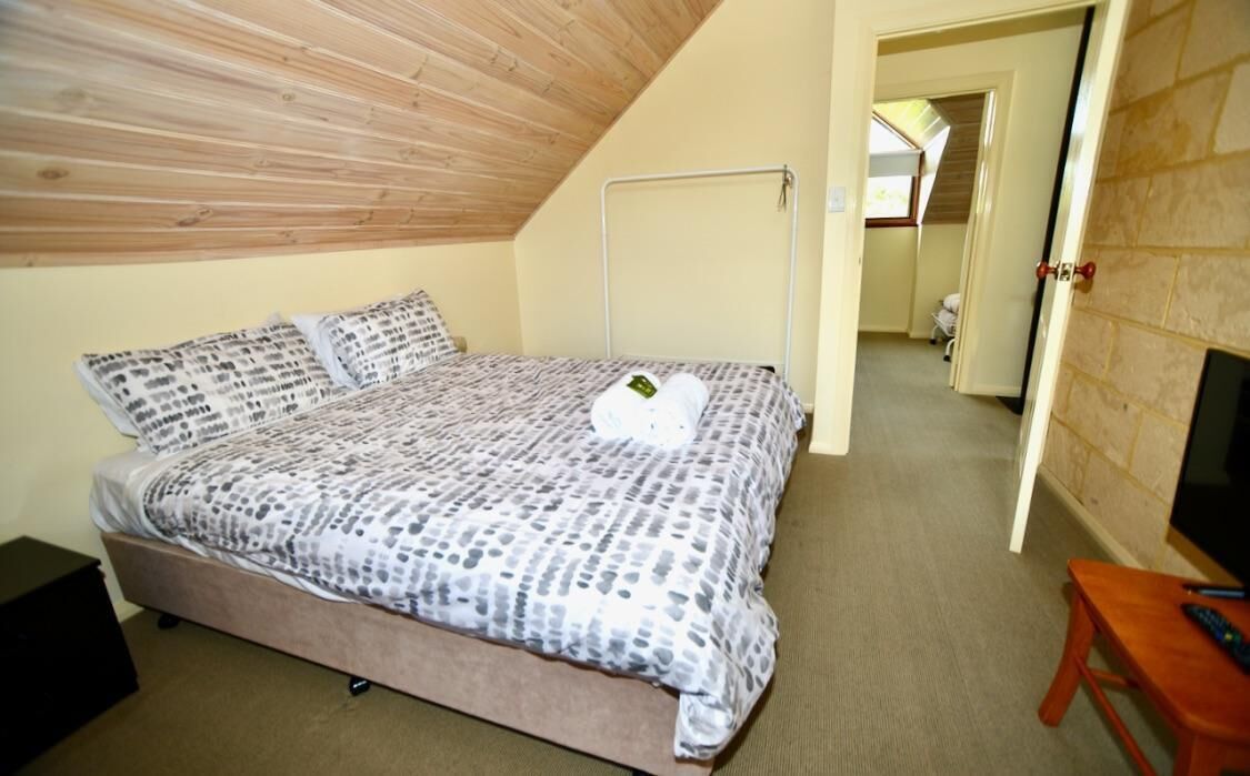 Cowrie Chalet - close to the river and town - Cowrie Chalet - Close to the river — image 10