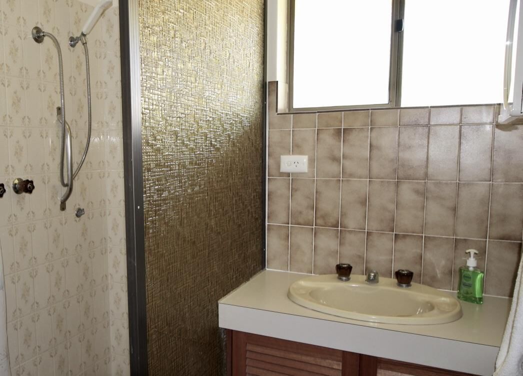 Jen’s Beach House - Jens Beach House - a short walk to the ocean — image 11