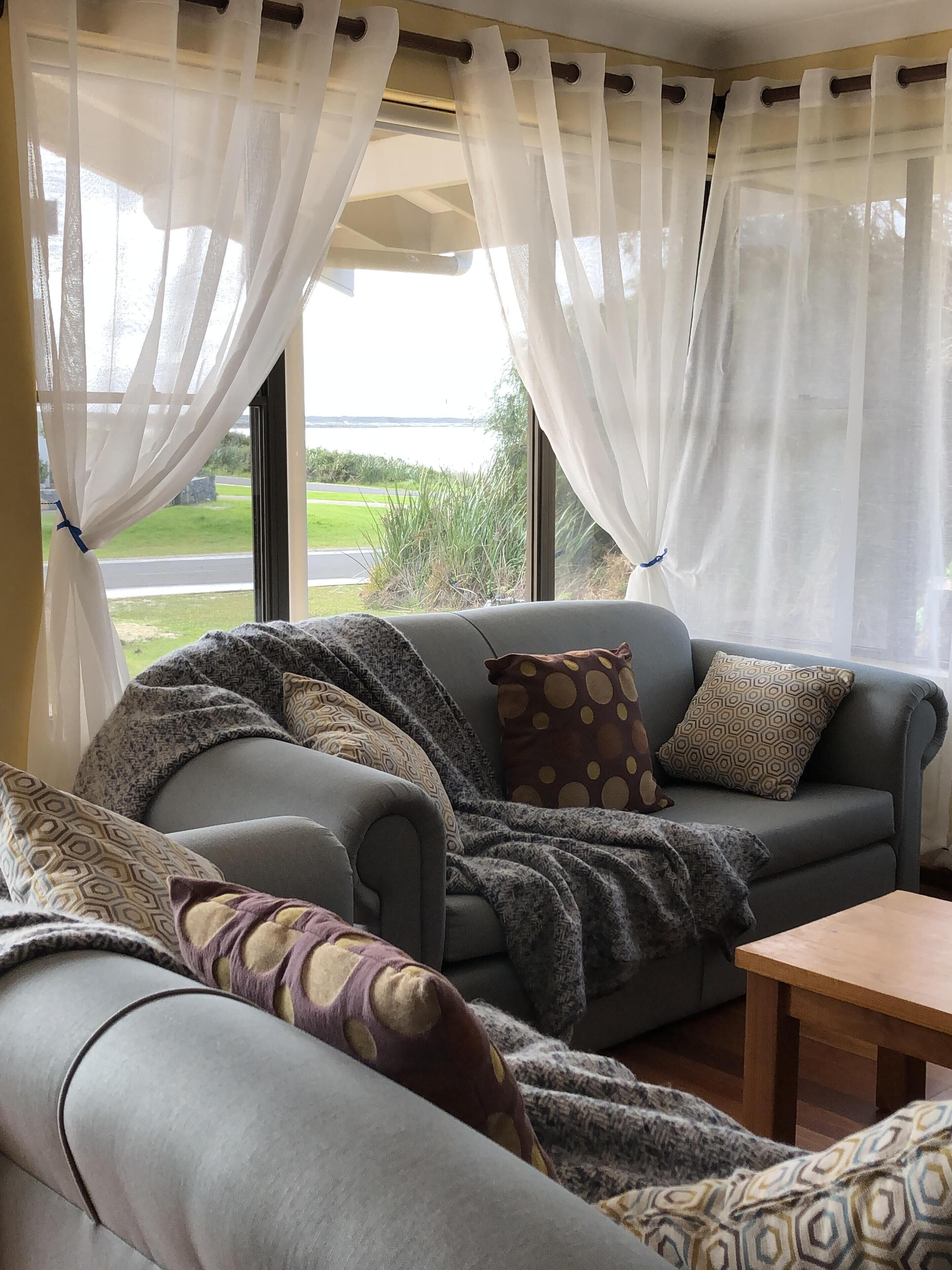 Televisión y chimenea 