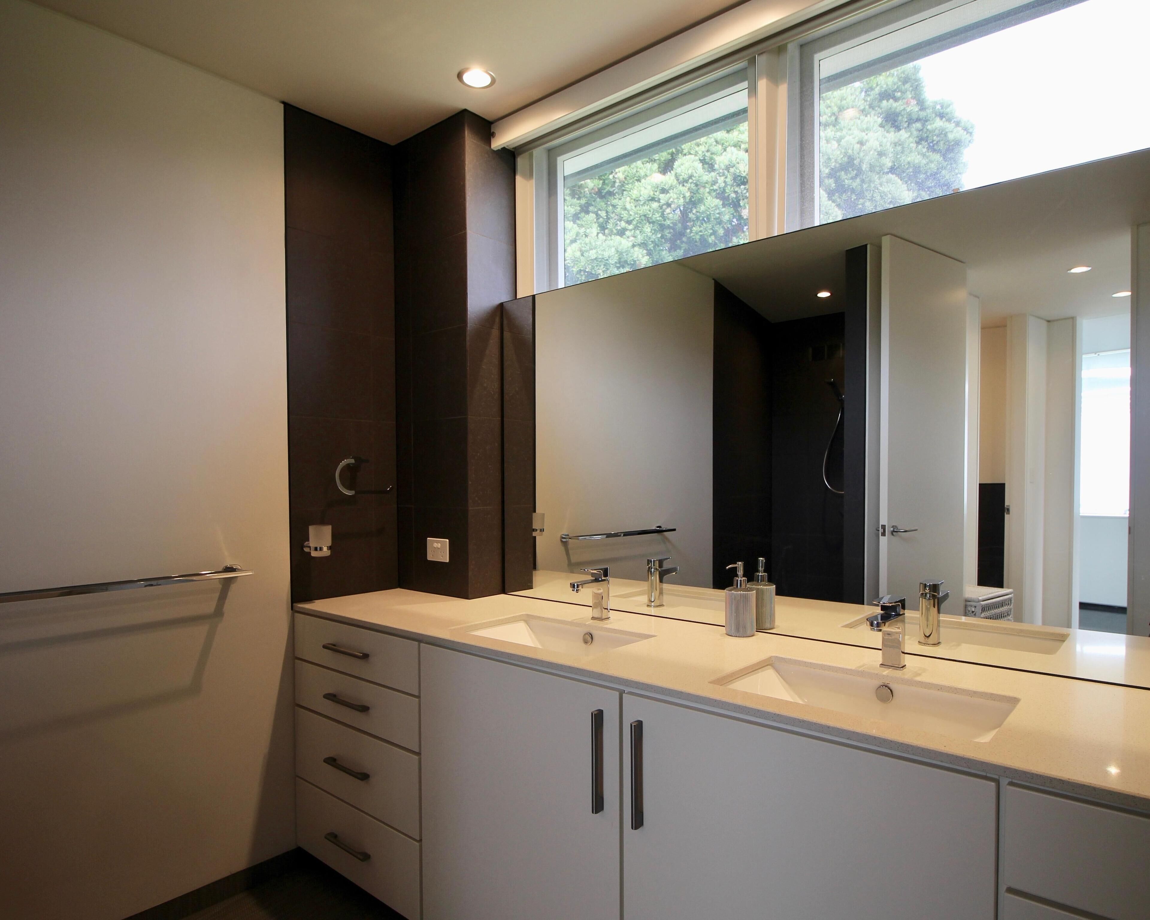 Boathouse - nearly in the water and wonderful views - Boathouse - nearly in the water — image 13