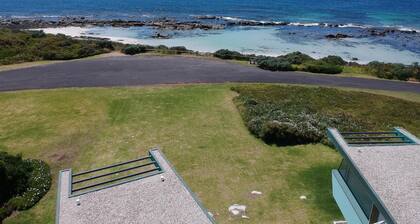 Boathouse - nearly in the water and wonderful views - Boathouse - nearly in the water