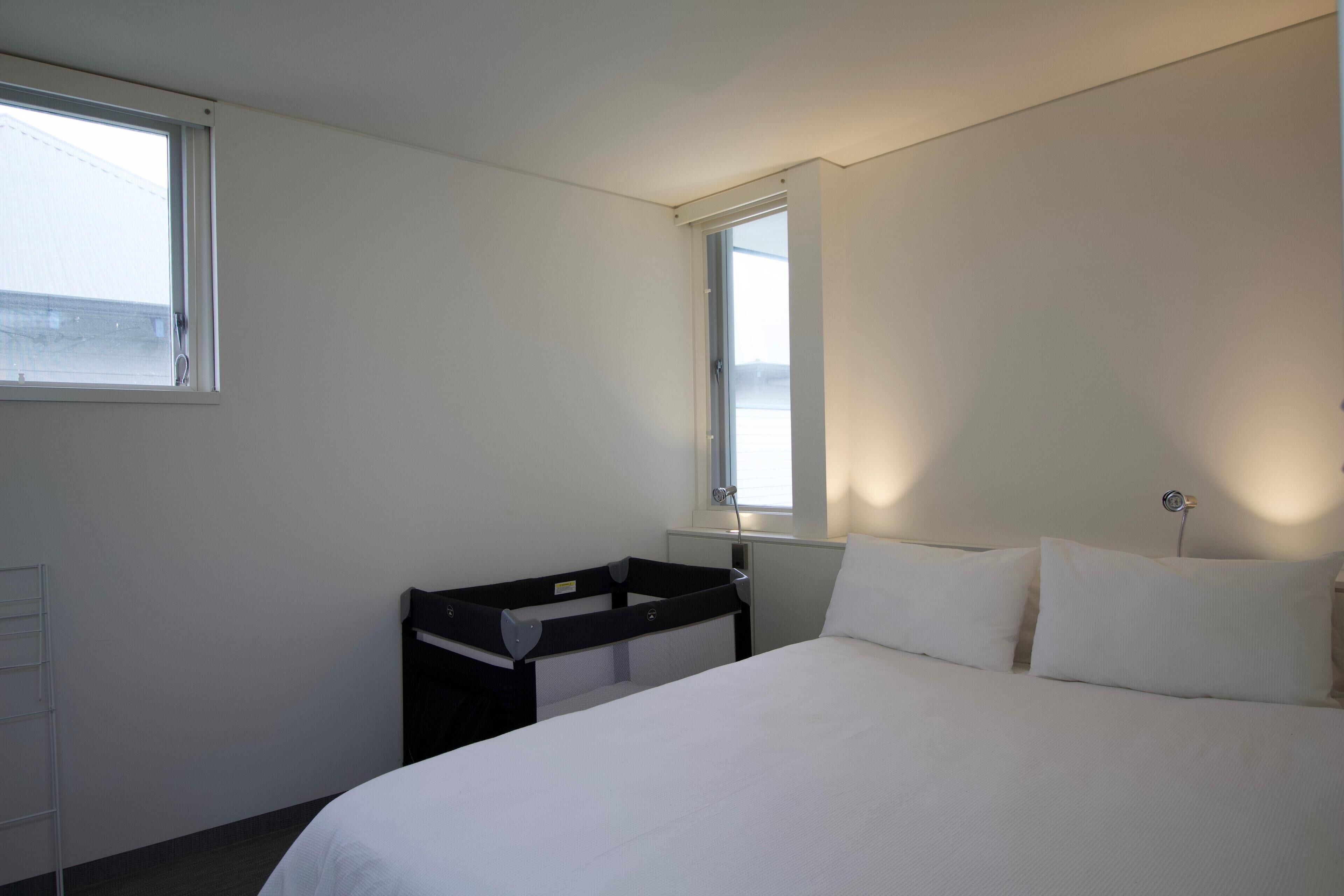 Boathouse - nearly in the water and wonderful views - Boathouse - nearly in the water — image 12