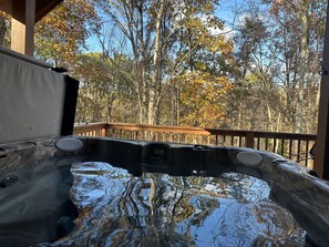 Outdoor spa tub - Hot Tub, Fire Pit, Large Decks & Blackstone Griddle (Logan)