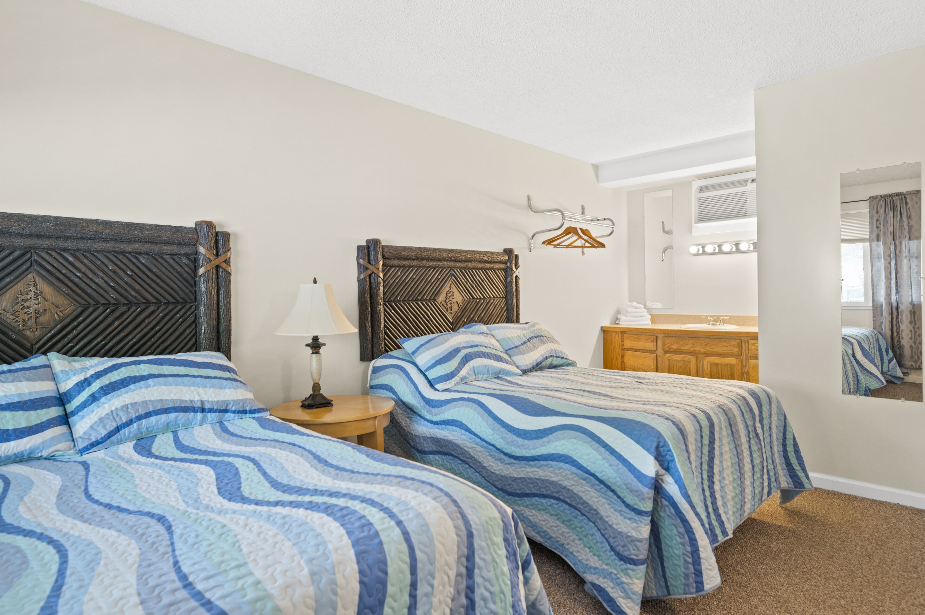 1 Bedroom Suite on Lake George