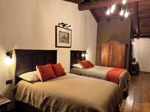 Design Quadruple Room