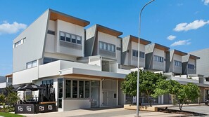 Exterior - Ocean Terrace- Modern 3Bed Apartment (KINGSCLIFF)