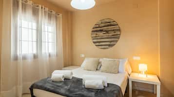 2 chambres, fer et planche Ă repasser, Wi-Fi gratuit, draps fournis
