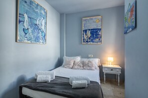 2 bedrooms, iron/ironing board, free WiFi, bed sheets