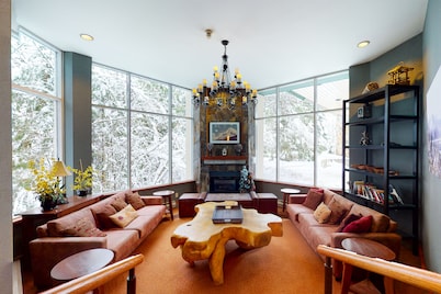 Woodrun Lodge by Whistler Premier
