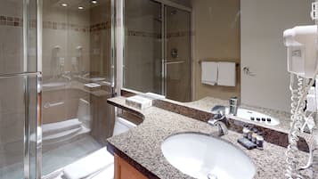 Condo | Bathroom | Combined shower/tub, free toiletries, towels