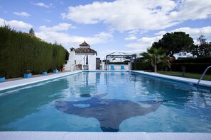 Pool - Villa with all amenities (Linares, Jaen)