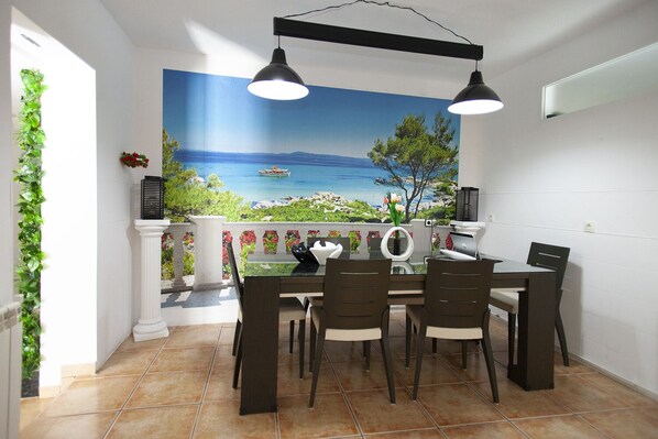 Dining - Villa with all amenities (Linares, Jaen)