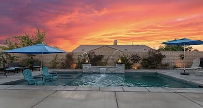 Desert Oasis salt water pool sleeps 11 in Terra Lago Near Coachella Festival
