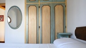 2 多间卧室、床单