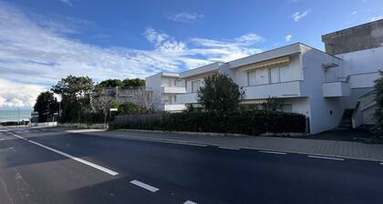 M166 - Marcelli, three-room apartment with air conditioning 50 m from the sea
