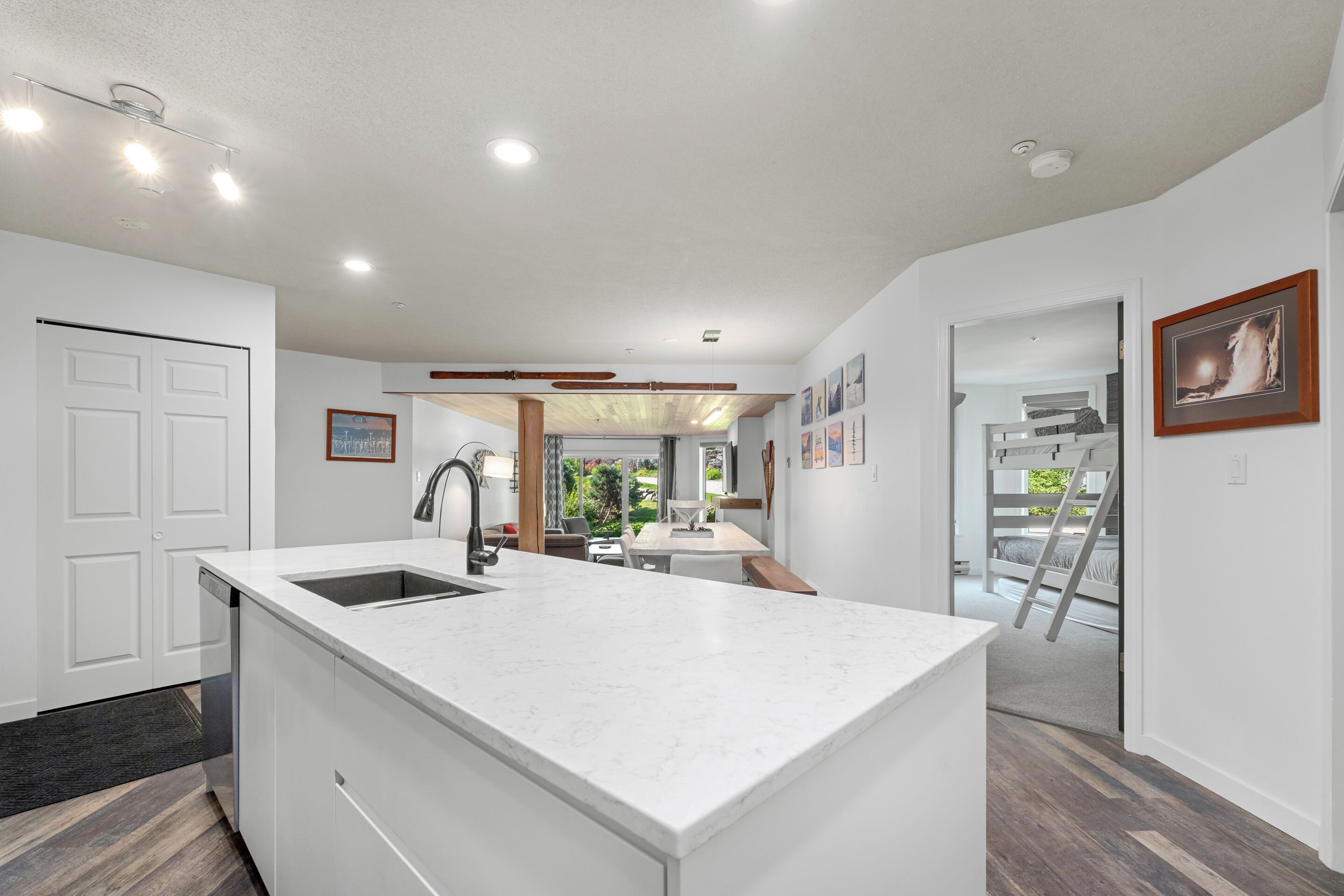 Condo, 2 Bedrooms, 2 Bathrooms (108) | Private kitchen