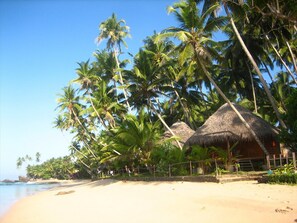 Front of property - Galawatta Beach Resort (Unawatuna)