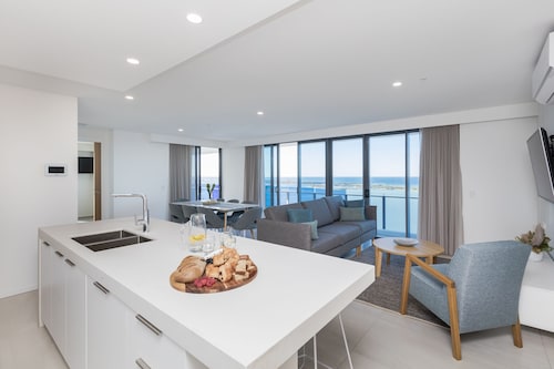 Sky Broadwater Apartments