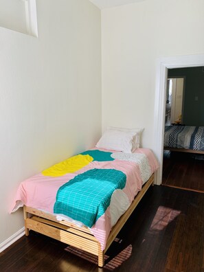 3 bedrooms, iron/ironing board, travel cot, free WiFi