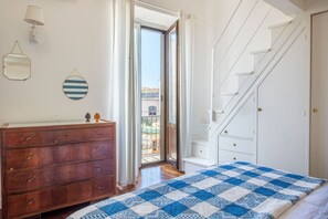 Ferros/tábuas de passar roupa, Wi-Fi de cortesia, roupa de cama