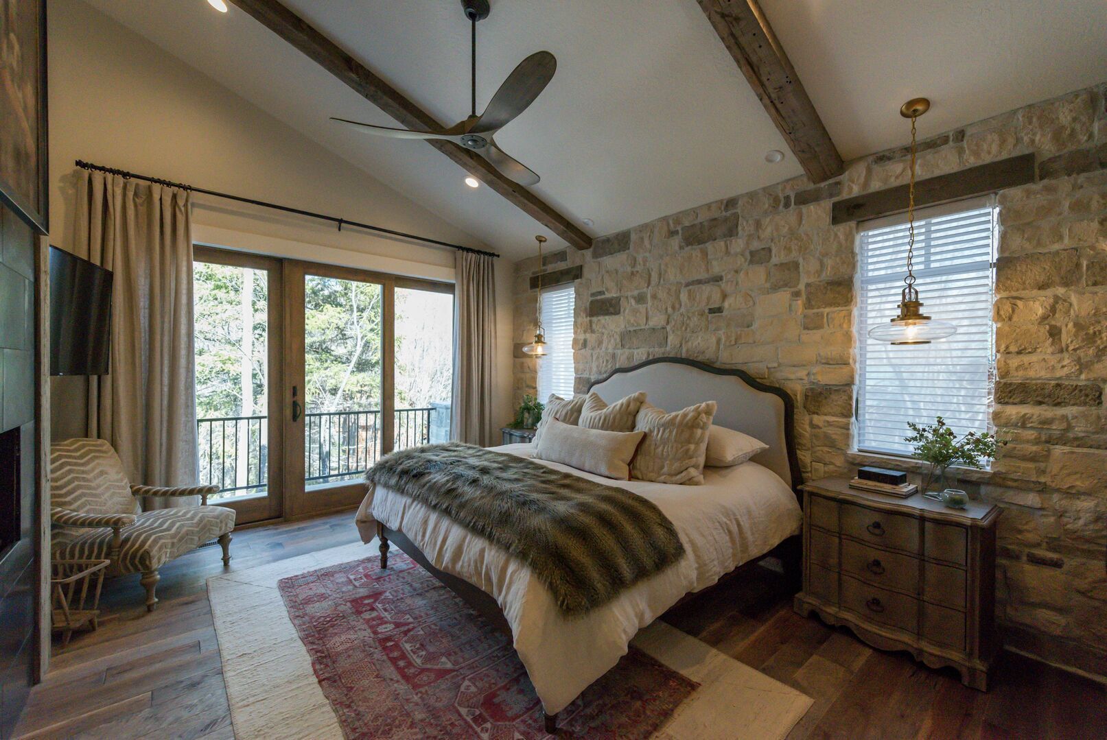 7 bedrooms, iron/ironing board, travel crib, free WiFi