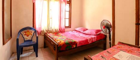 Schreibtisch, Bettwäsche