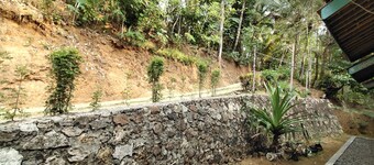 Sutrisno Homestay - Hostel