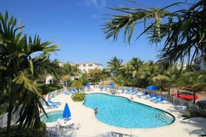 Pool - Islamorada Luxury Waterfront Condo with Boat Slip (Islamorada)