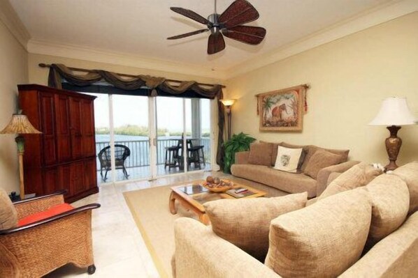 Smart TV - Islamorada Luxury Waterfront Condo with Boat Slip (Islamorada)