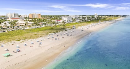 Coastal Cottage/Walk to the Beach & the Ave!