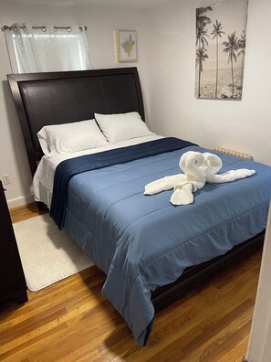 3 chambres, fer et planche à repasser, Wi-Fi, draps fournis