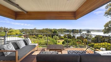 House, 3 Bedrooms, River View | Balcony