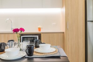 Apartment, 4 Bedrooms | In-room dining - Olympus Wolli Crk 3.17 (Wolli Creek)