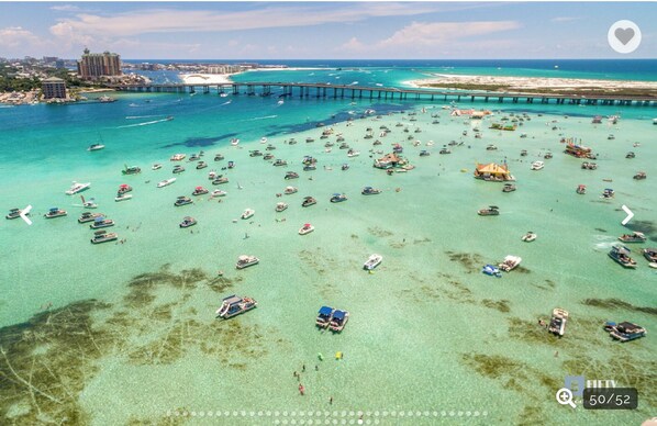 Plage à proximité, chaises longues