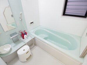 บ้านพัก (Private Vacation Home) | ห้องน้ำ | อ่างอาบน้ำและฝักบัวแย กจากกัน, ของใช้ในห้องน้ำฟรี, ไดร์เป่าผม