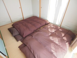 1 bedroom, free WiFi, bed sheets - Okazaki House up to 8 People (Okazaki)