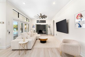 TV, video game console, Netflix, ping pong - Rare Extended Pool Deck & Oversized Spa | Arcade Room | Kids Bedrooms (Kissimmee)