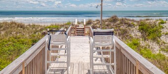 A Charm of Finches | Pet Friendly + Oceanfront!